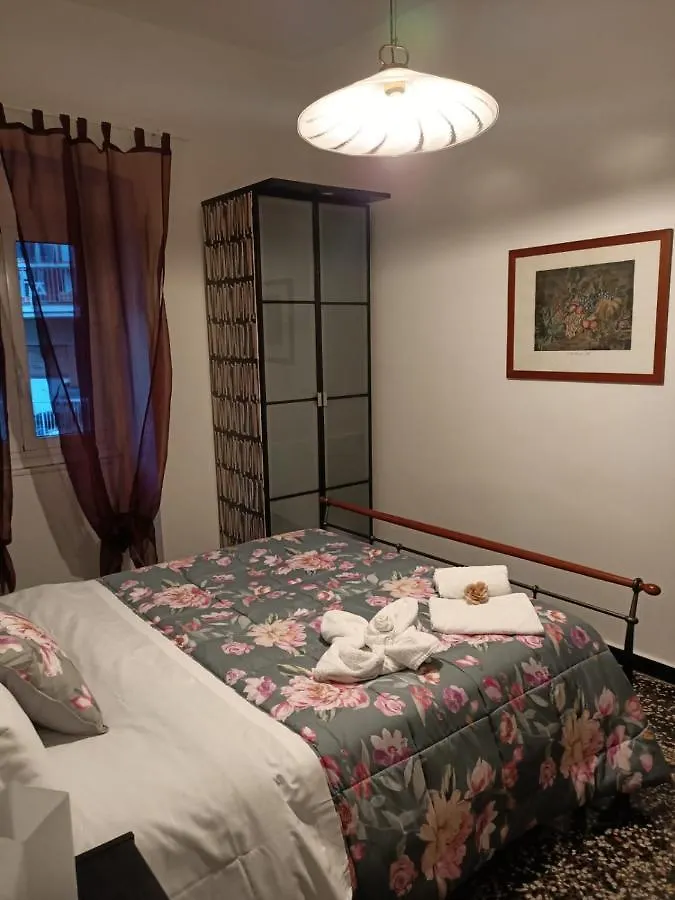 Apartment Wow Home 2 - 175 Mq - Posteggio Privato - Davanti Porto Traghetti - Fino A 10 Posti Letto - Balcone Genoa
