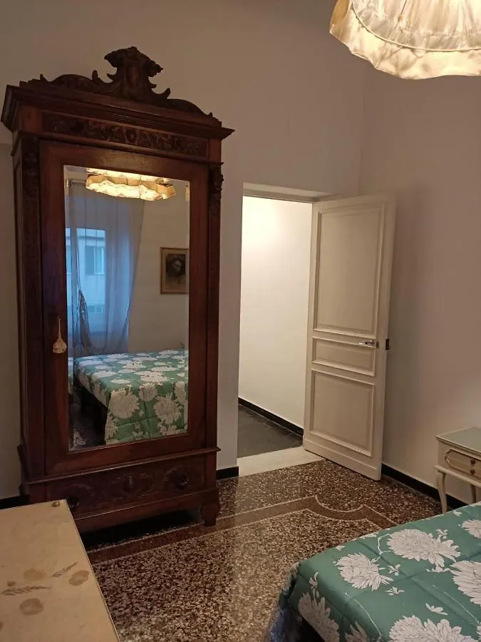 Apartment Wow Home 2 - 175 Mq - Posteggio Privato - Davanti Porto Traghetti - Fino A 10 Posti Letto - Balcone Genoa