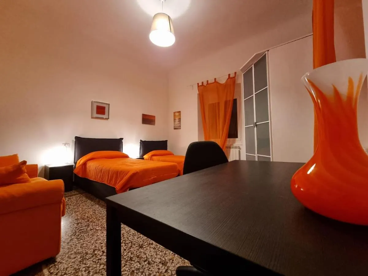 Wow Home 2 - 175 Mq - Posteggio Privato - Davanti Porto Traghetti - Fino A 10 Posti Letto - Balcone Genoa