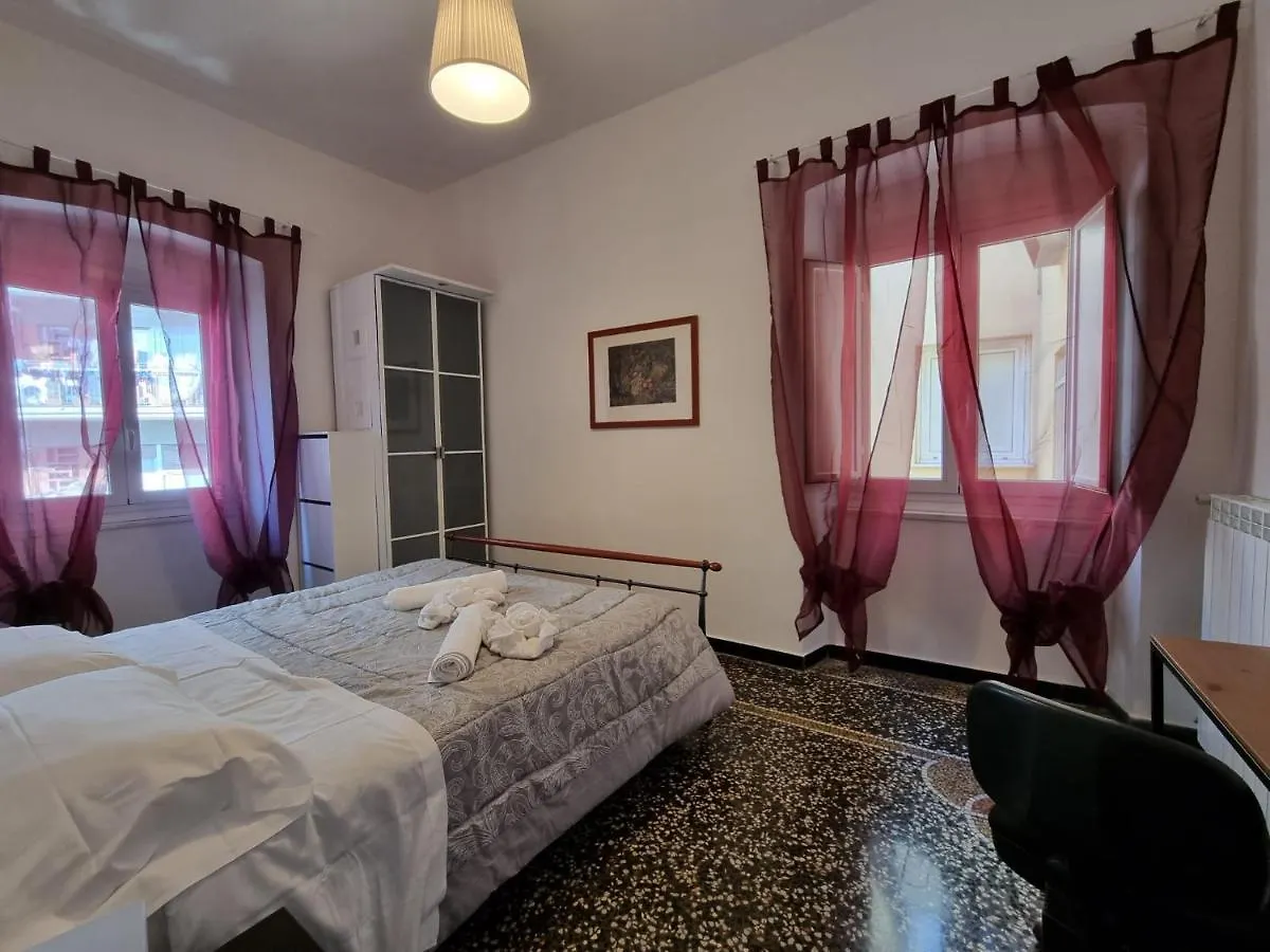 Apartment Wow Home 2 - 175 Mq - Posteggio Privato - Davanti Porto Traghetti - Fino A 10 Posti Letto - Balcone Genoa