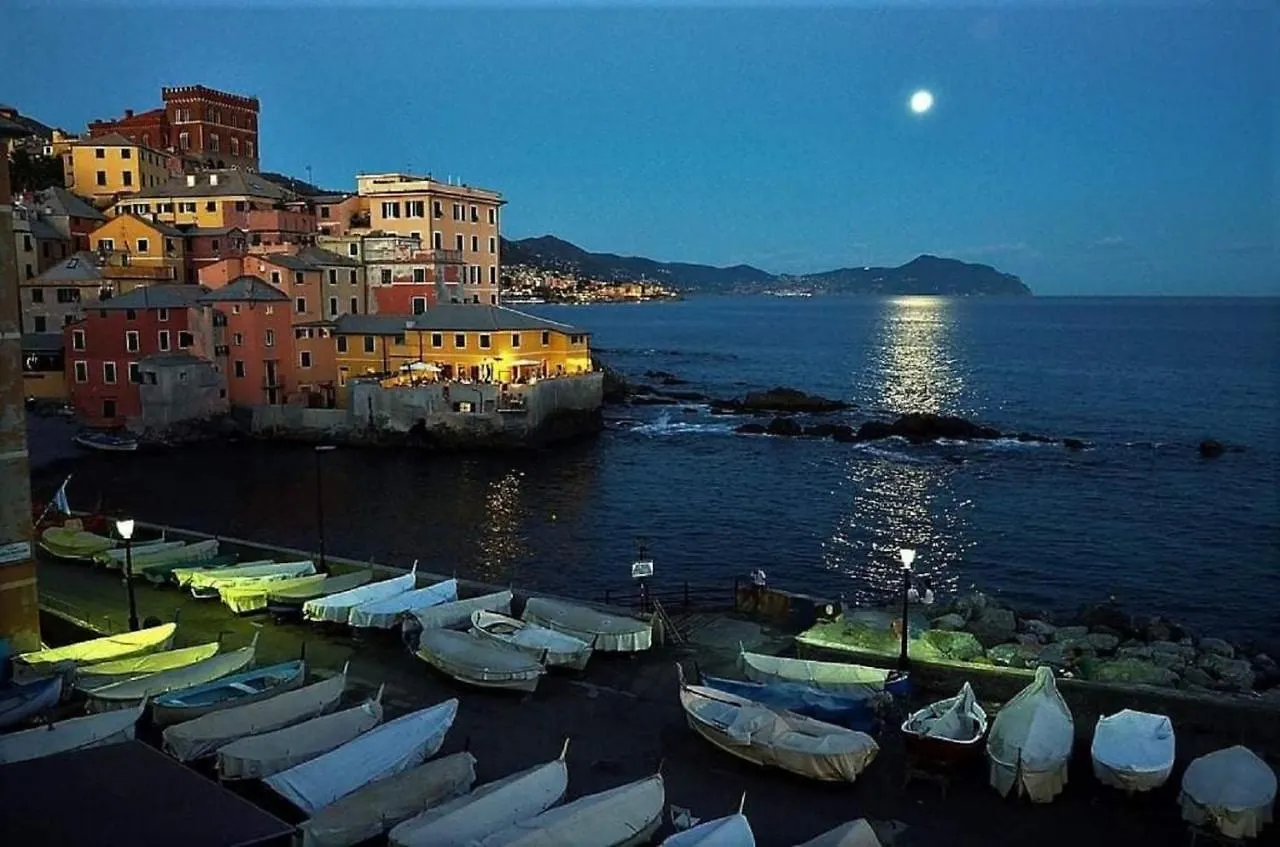 Wow Home 2 - 175 Mq - Posteggio Privato - Davanti Porto Traghetti - Fino A 10 Posti Letto - Balcone Genoa