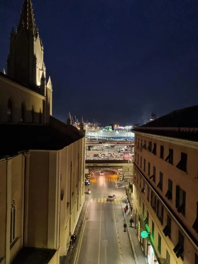 Apartment Wow Home 2 - 175 Mq - Posteggio Privato - Davanti Porto Traghetti - Fino A 10 Posti Letto - Balcone Genoa Italy