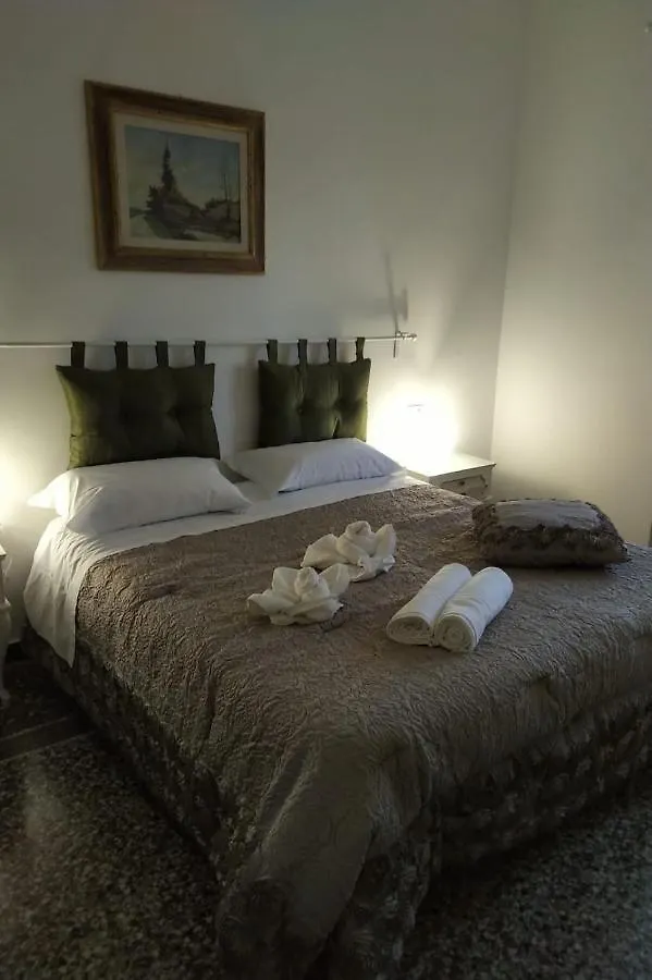 Wow Home 2 - 175 Mq - Posteggio Privato - Davanti Porto Traghetti - Fino A 10 Posti Letto - Balcone Genoa Apartment