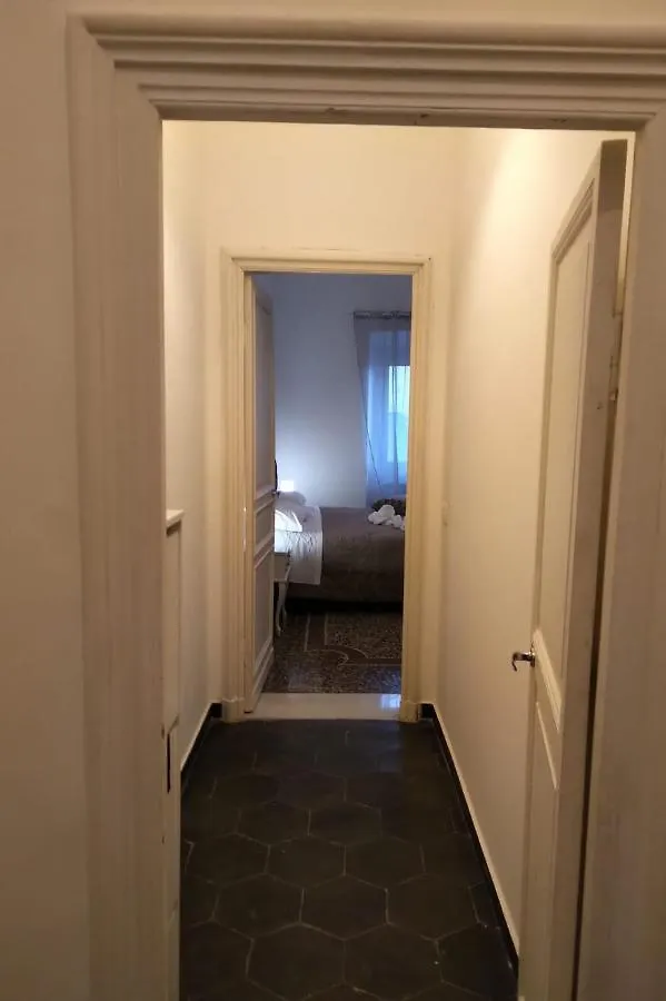 Wow Home 2 - 175 Mq - Posteggio Privato - Davanti Porto Traghetti - Fino A 10 Posti Letto - Balcone Genoa Italy