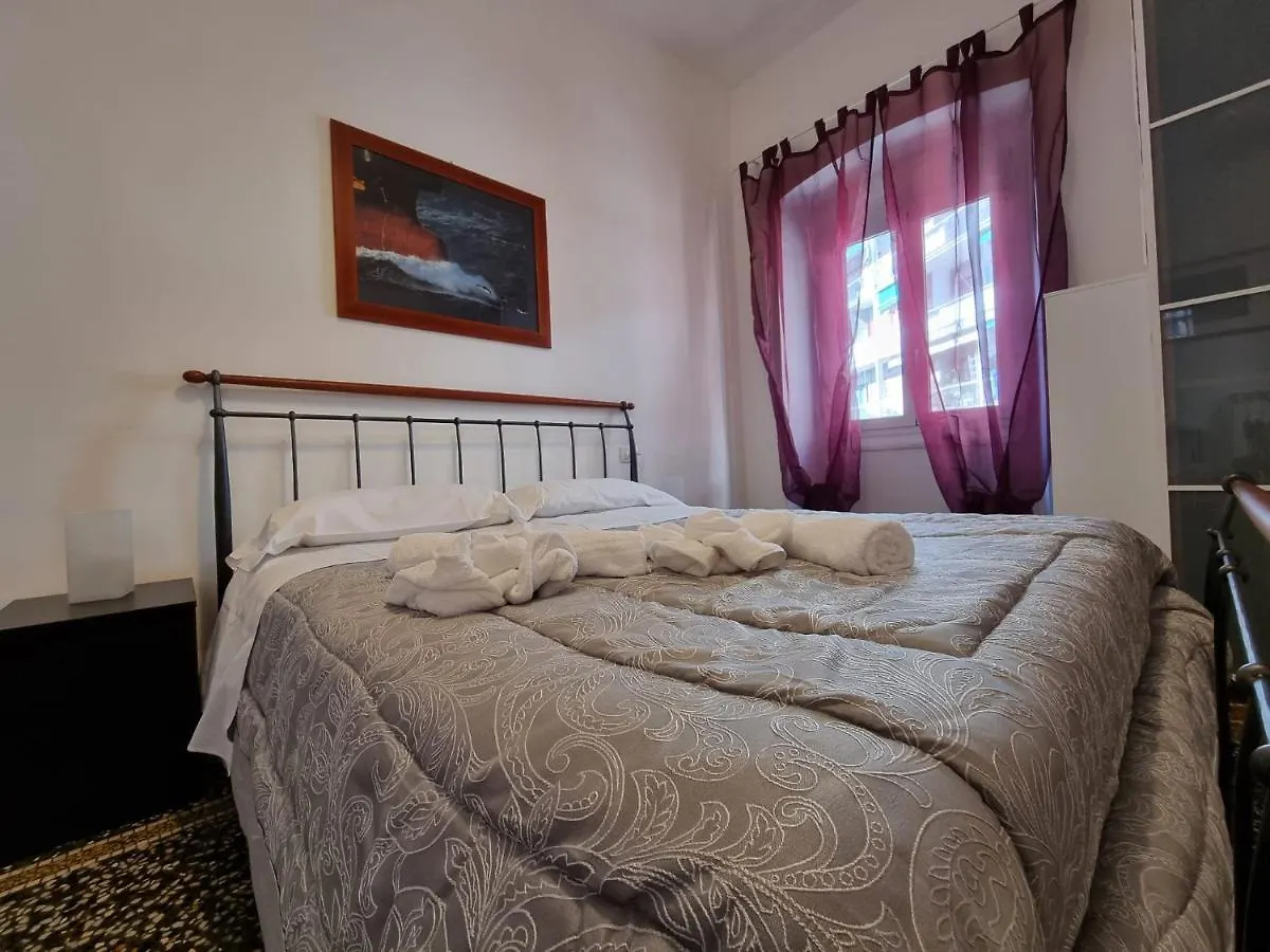 Apartment Wow Home 2 - 175 Mq - Posteggio Privato - Davanti Porto Traghetti - Fino A 10 Posti Letto - Balcone Genoa