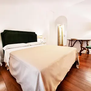 https://charme-chic-san-giacomo.it-romehotels.com