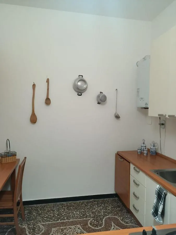 Wow Home 2 - 175 Mq - Posteggio Privato - Davanti Porto Traghetti - Fino A 10 Posti Letto - Balcone Janov 0*,  Itálie