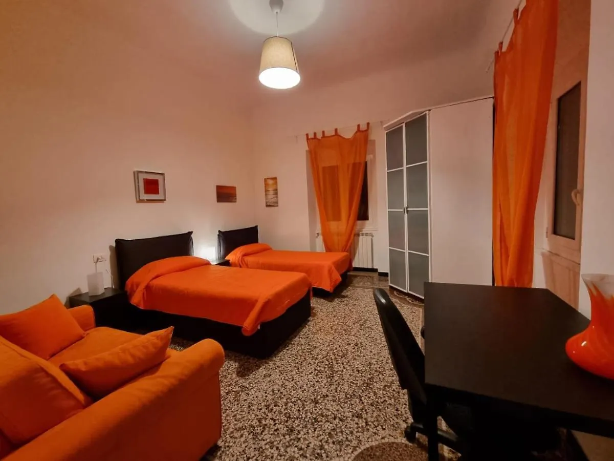 Wow Home 2 - 175 Mq - Posteggio Privato - Davanti Porto Traghetti - Fino A 10 Posti Letto - Balcone Genoa 0*,